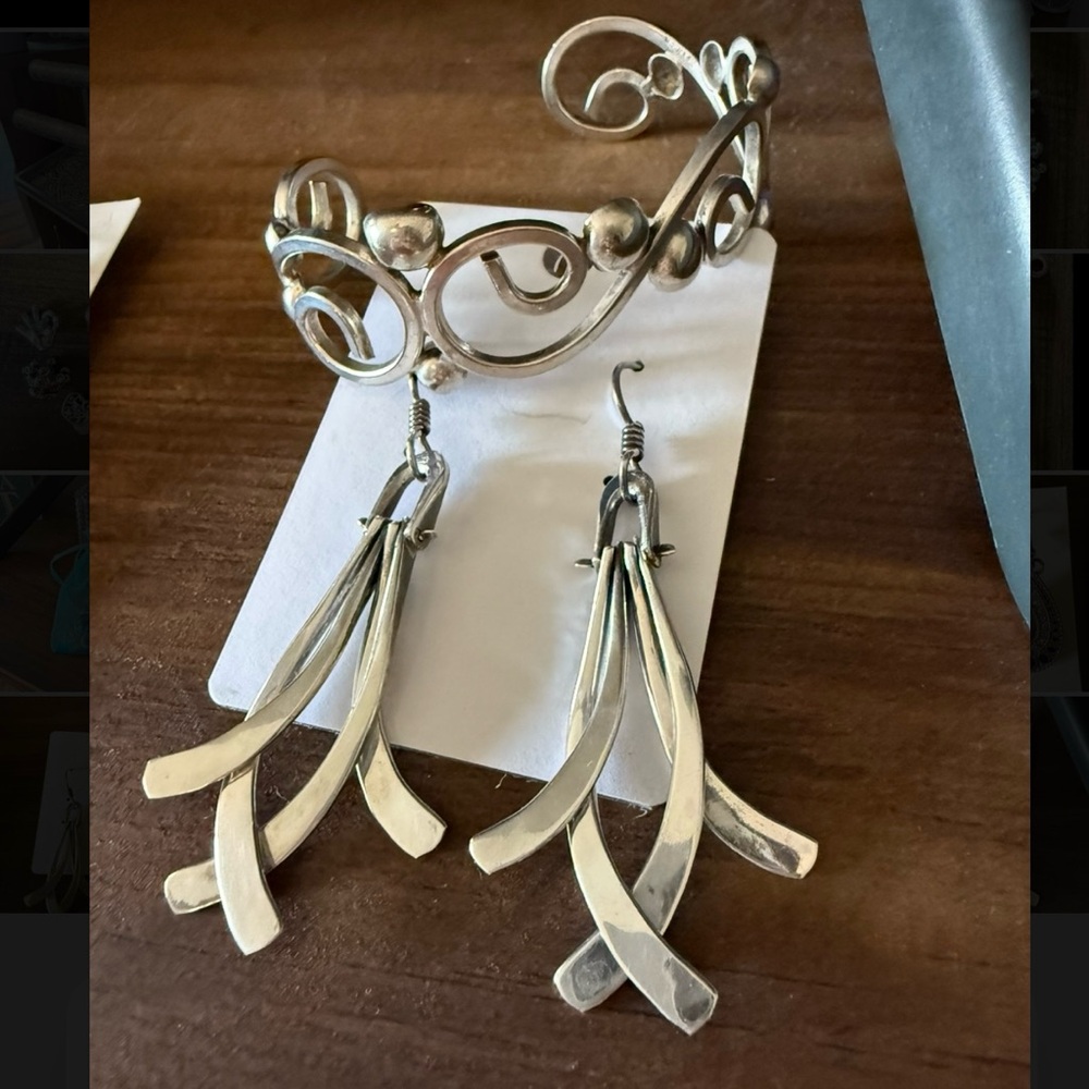 Elegant Silver Bracelet and Earring Set